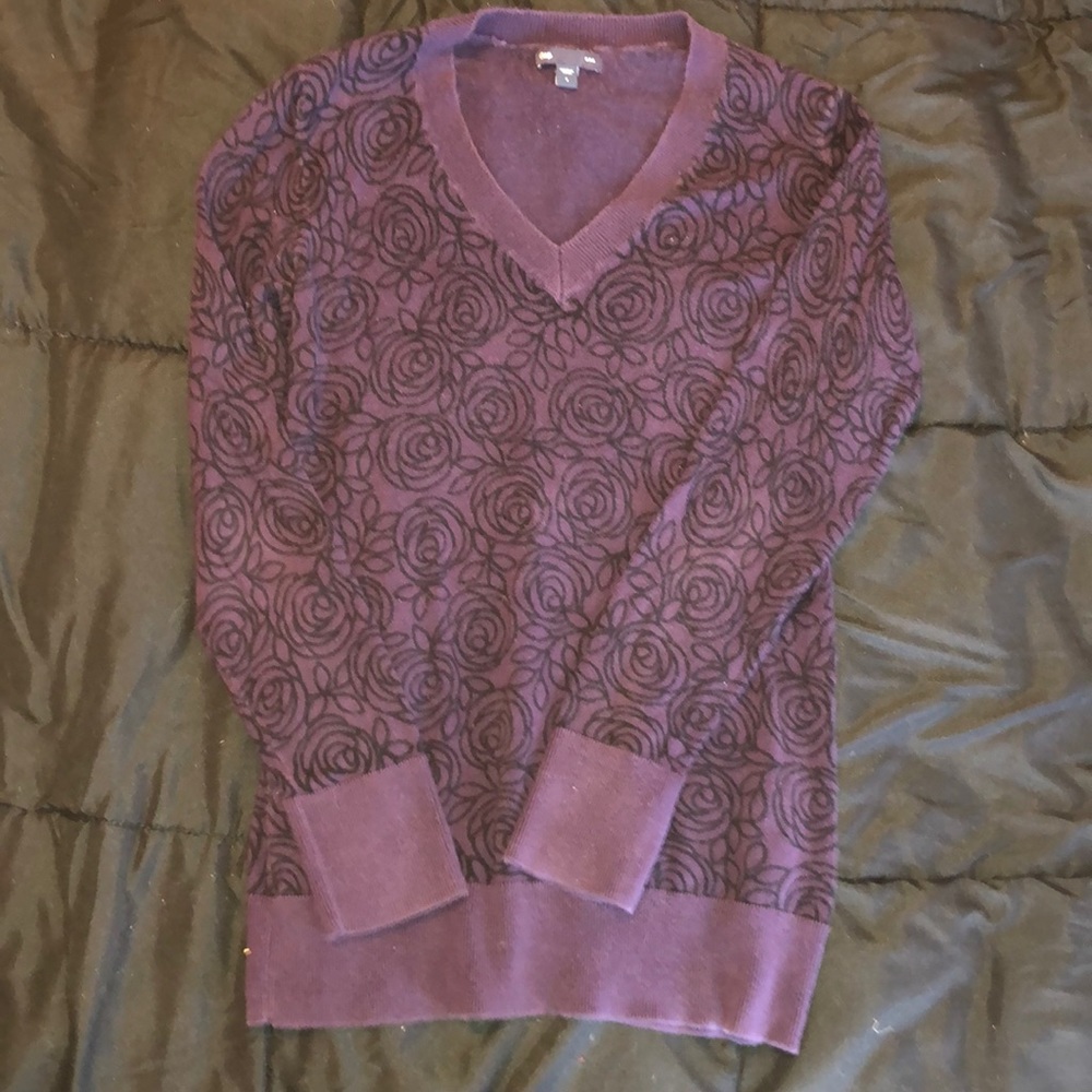 Purple roses stretchy soft GAP sweater S